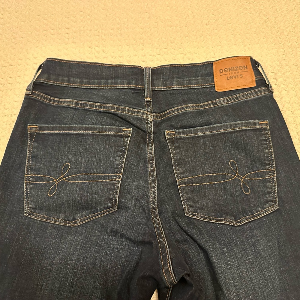 Denizen Levi's High Rise Straight Fit Jeans Size 4